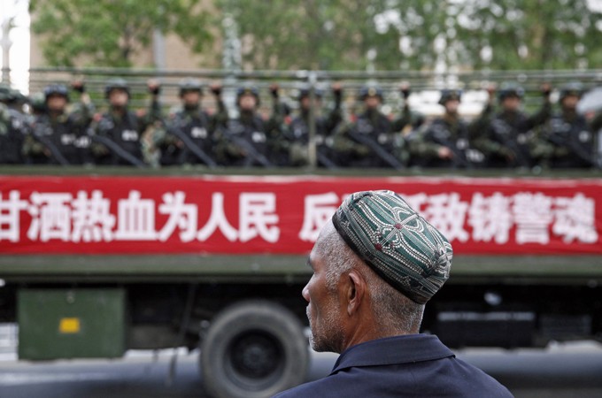 China sentences to death Xinjiang terrorists - ảnh 1